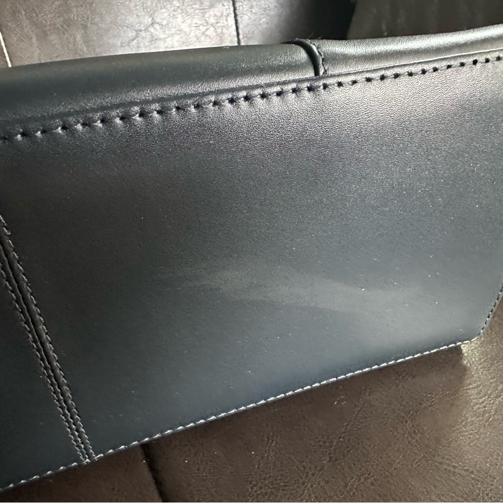 Radley London Navy Blue Handbag – Timeless Elegance - Picture 8 of 16